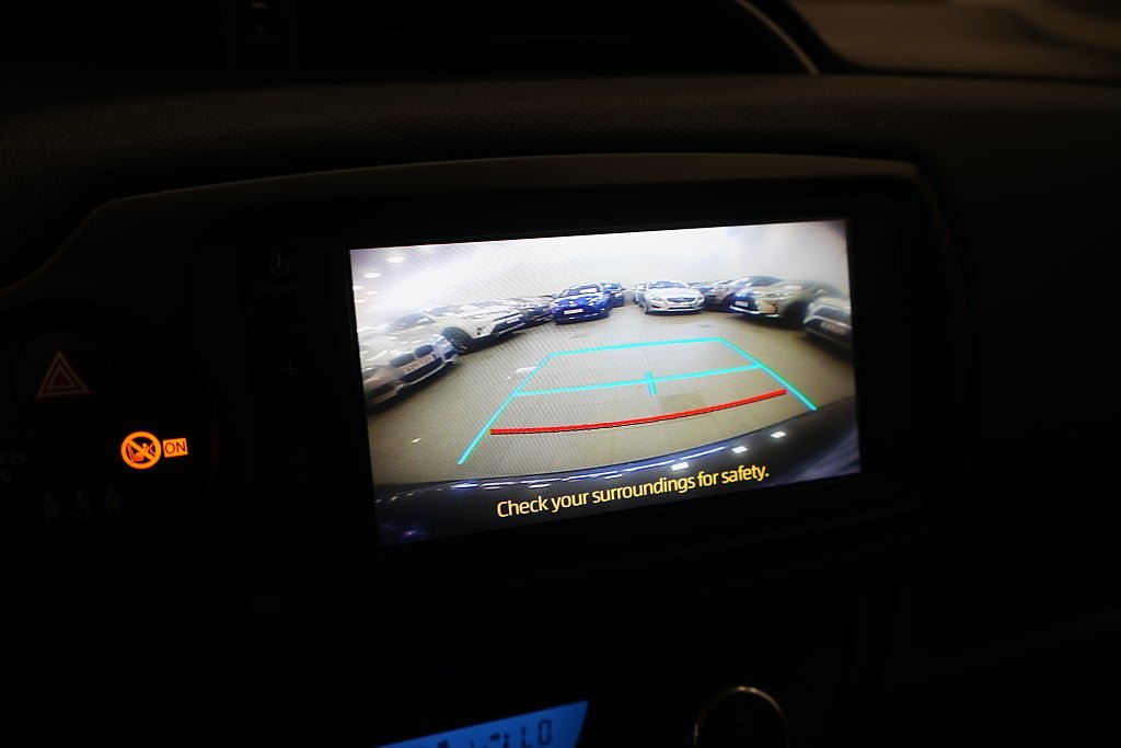 Vehicle Image 12