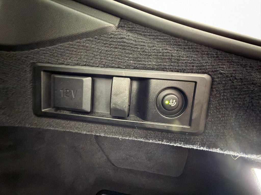Vehicle Image 24
