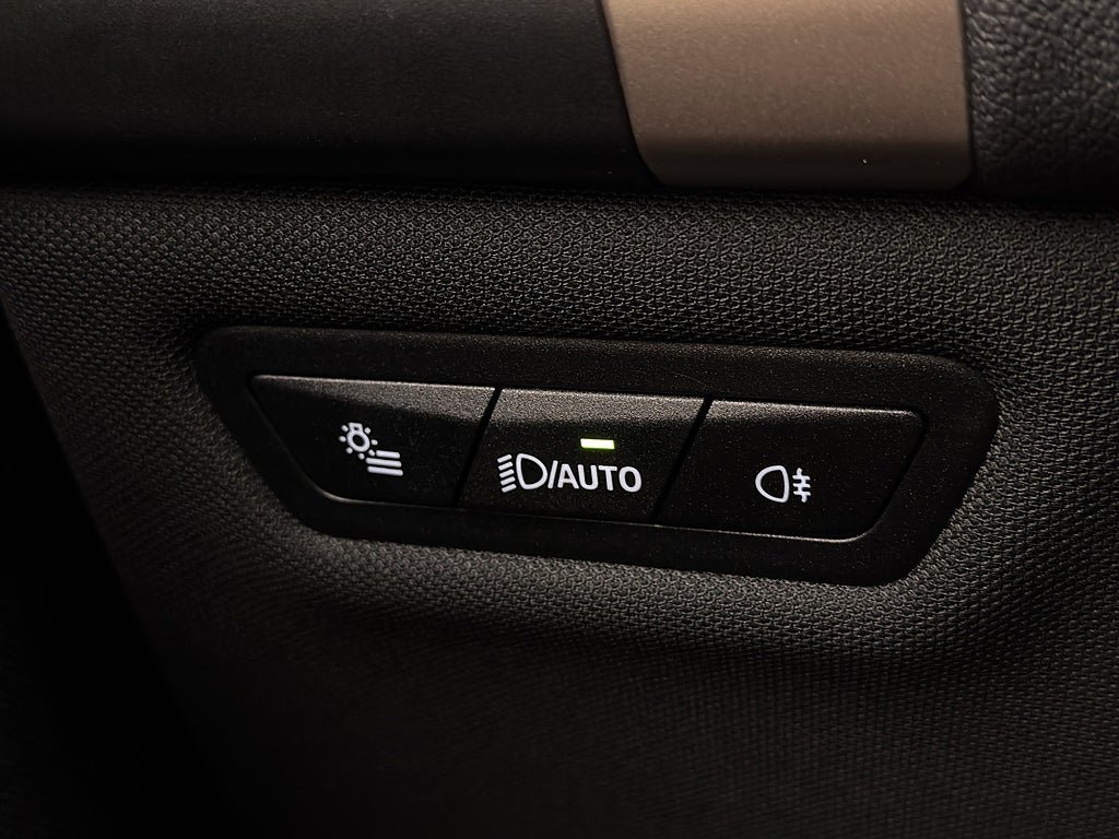 Vehicle Image 38