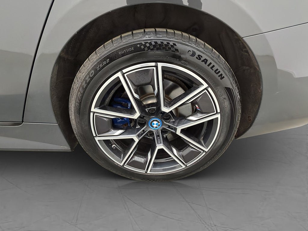 Vehicle Image 36