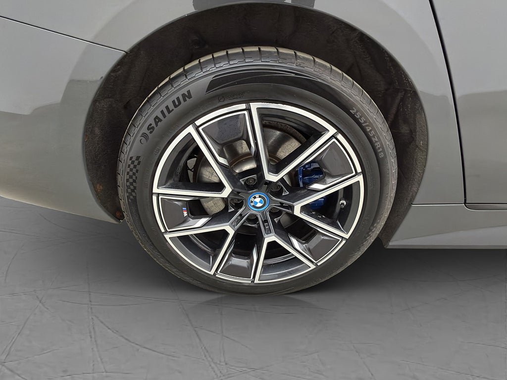 Vehicle Image 37