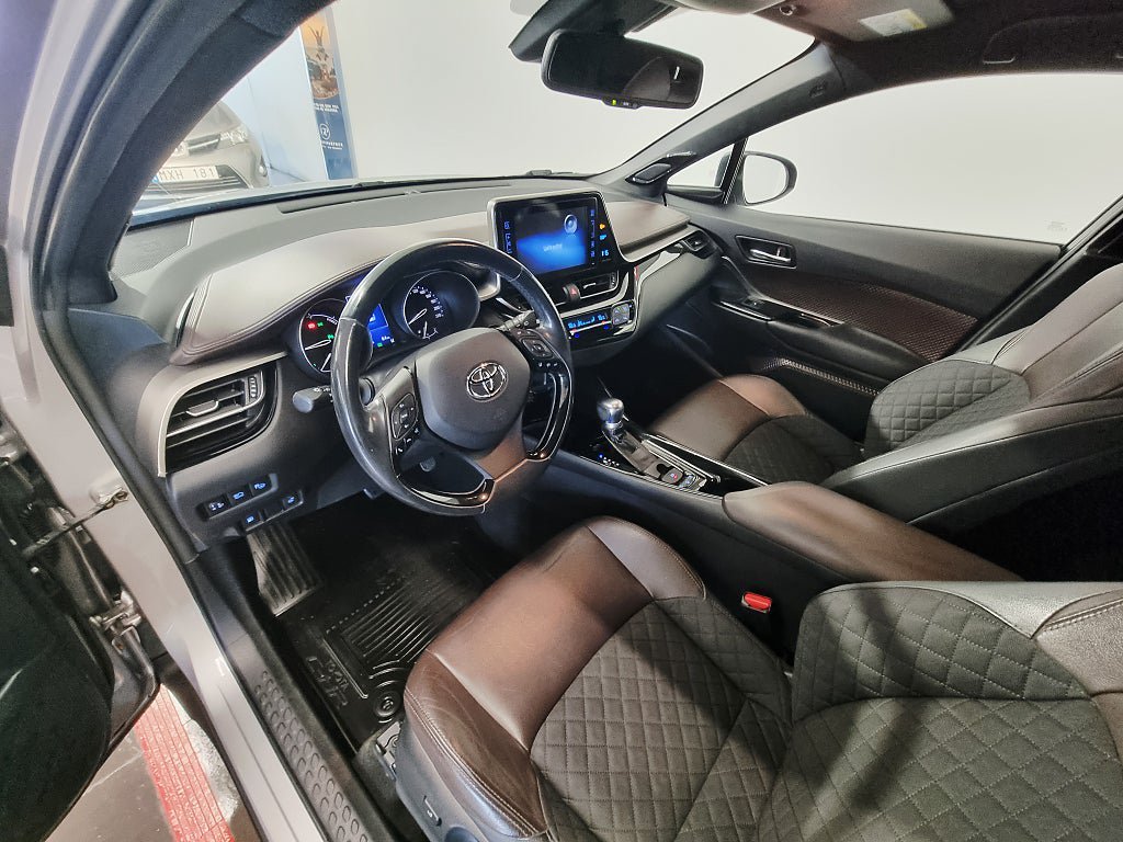 Vehicle Image 7