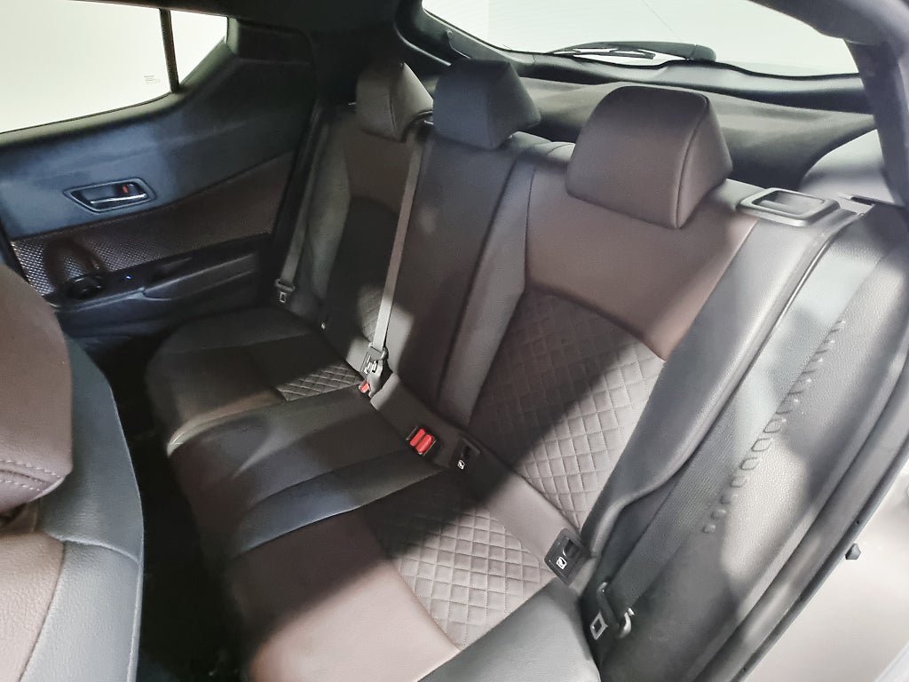 Vehicle Image 9