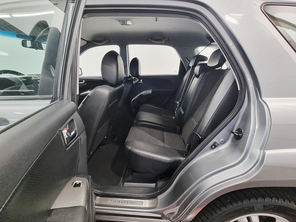 Vehicle Image 8
