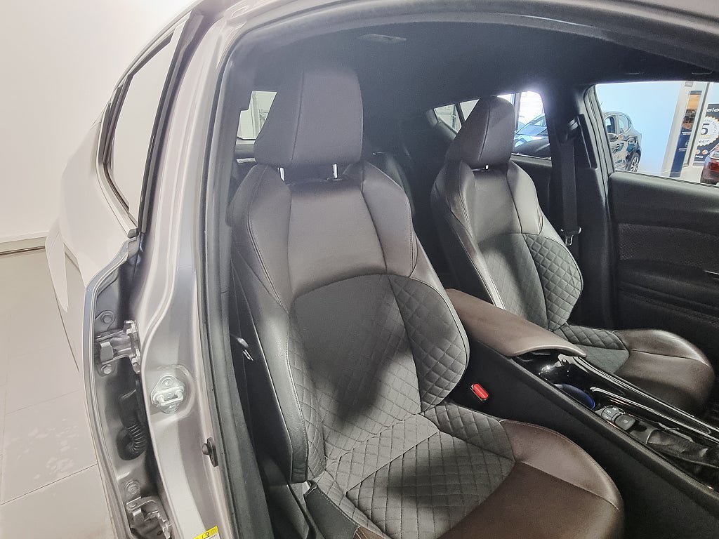 Vehicle Image 18