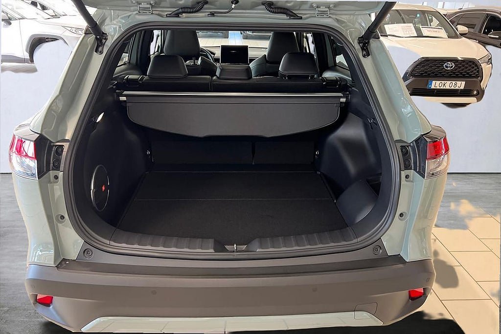 Vehicle Image 12