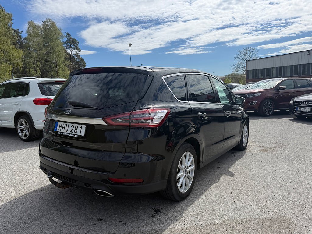 Vehicle Image 6