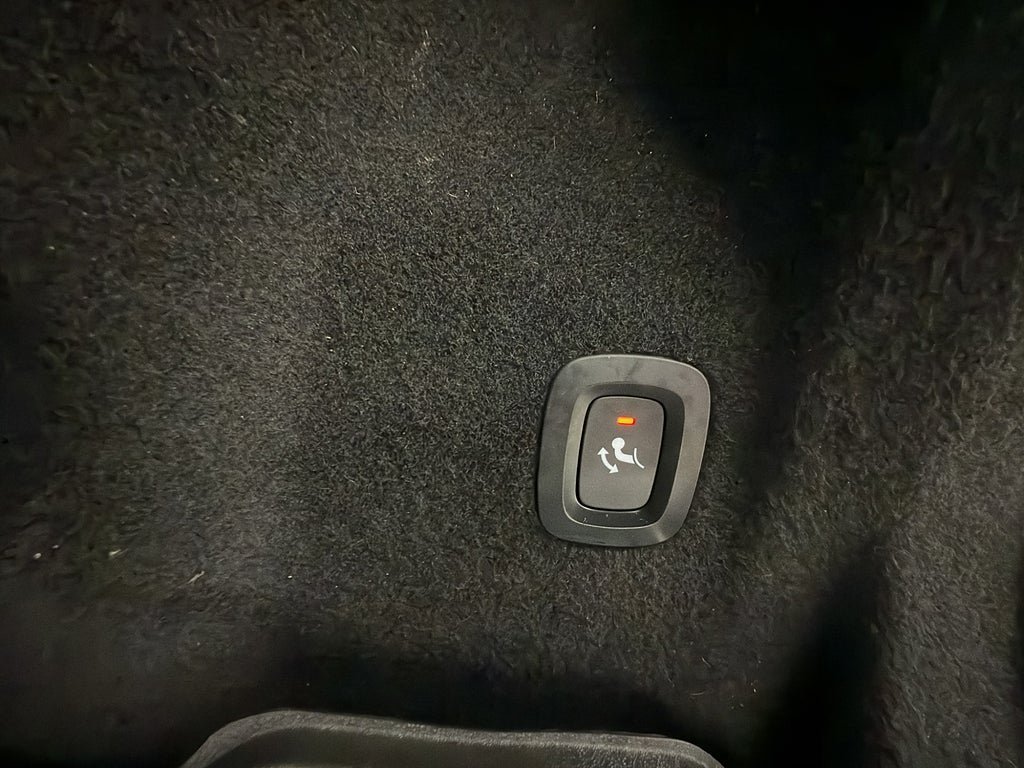 Vehicle Image 33
