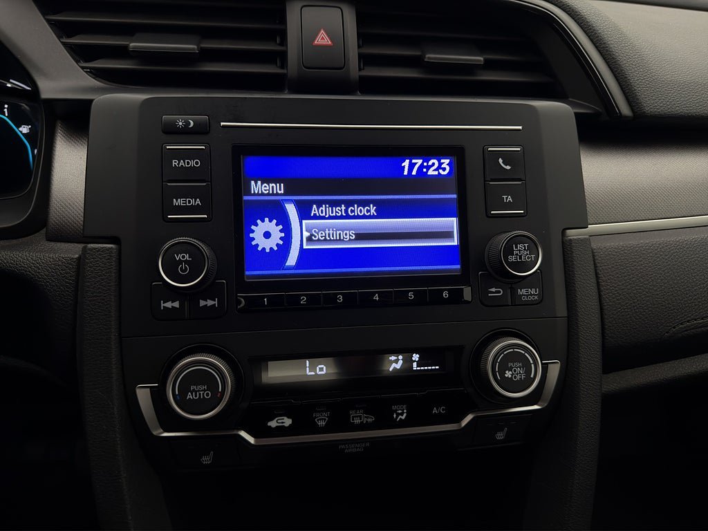 Vehicle Image 18