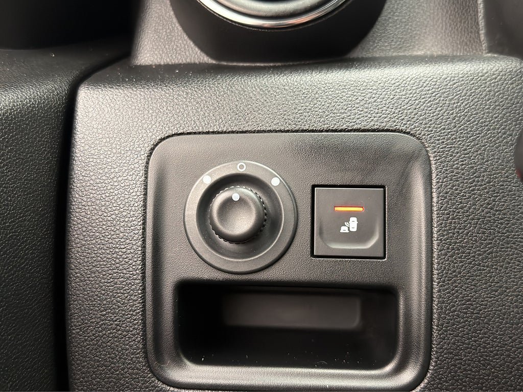 Vehicle Image 23