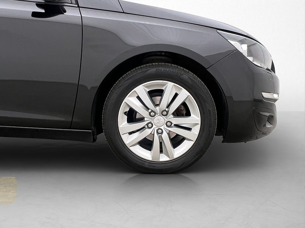 Vehicle Image 27