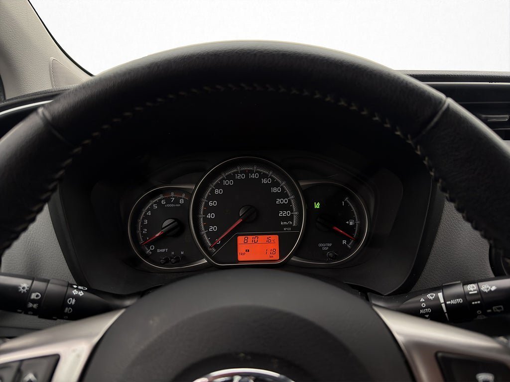 Vehicle Image 16