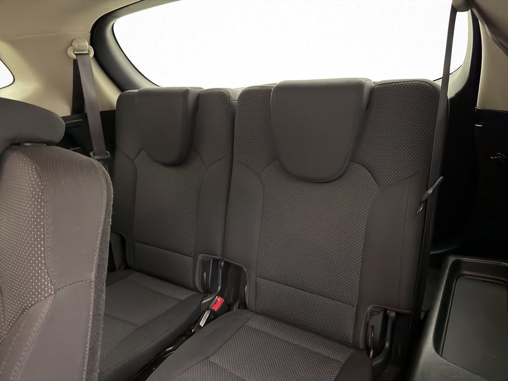 Vehicle Image 25