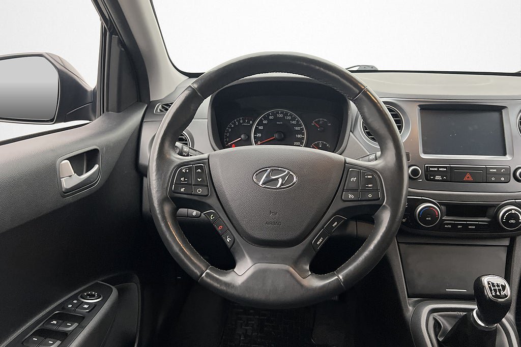 Vehicle Image 10