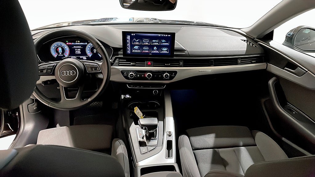 Vehicle Image 10