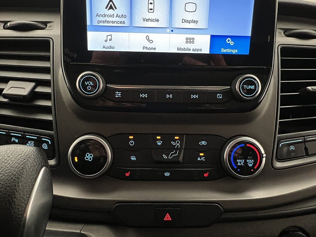 Vehicle Image 26