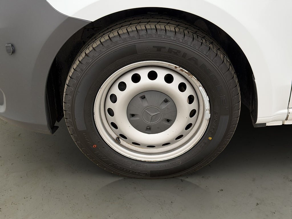 Vehicle Image 28