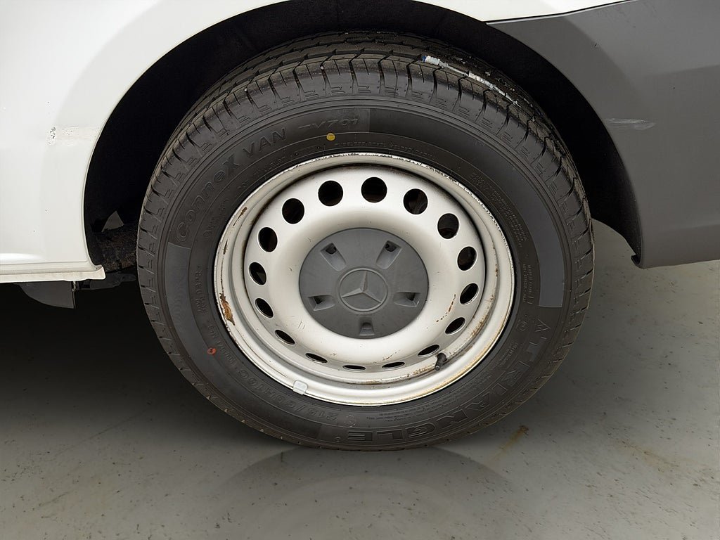 Vehicle Image 29