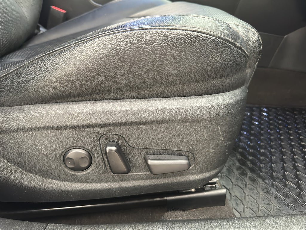 Vehicle Image 24