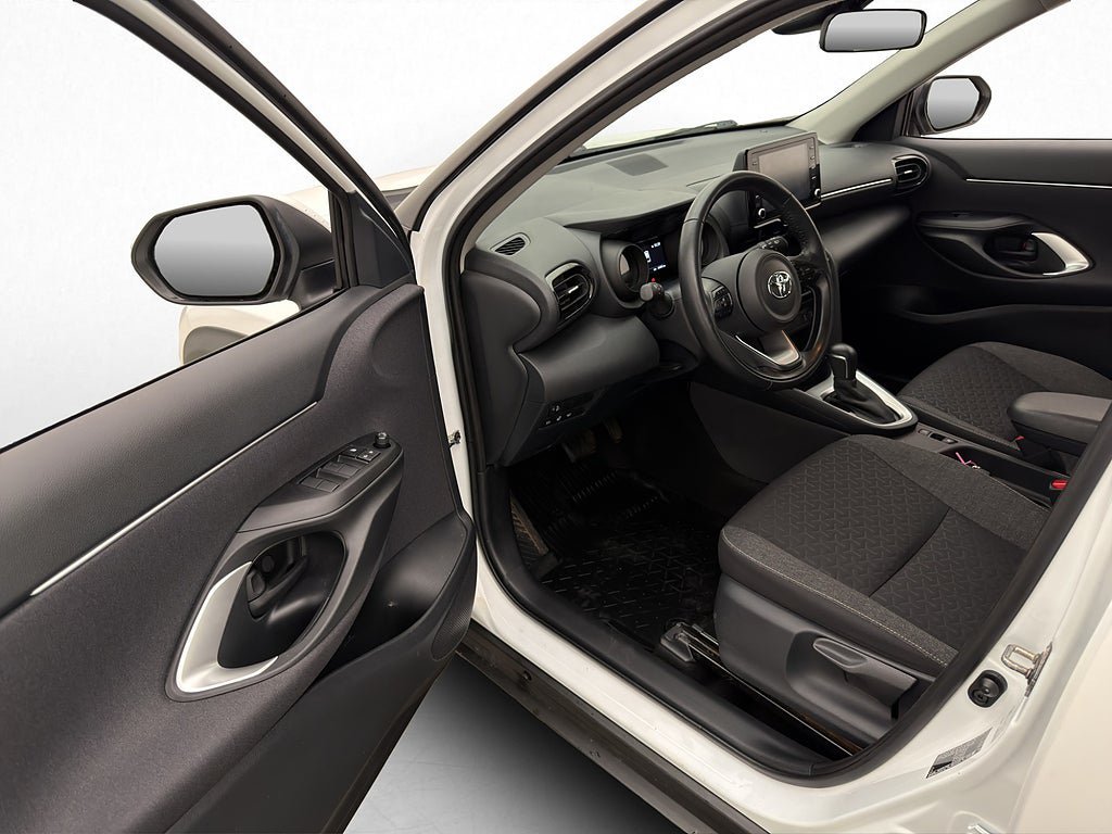 Vehicle Image 10