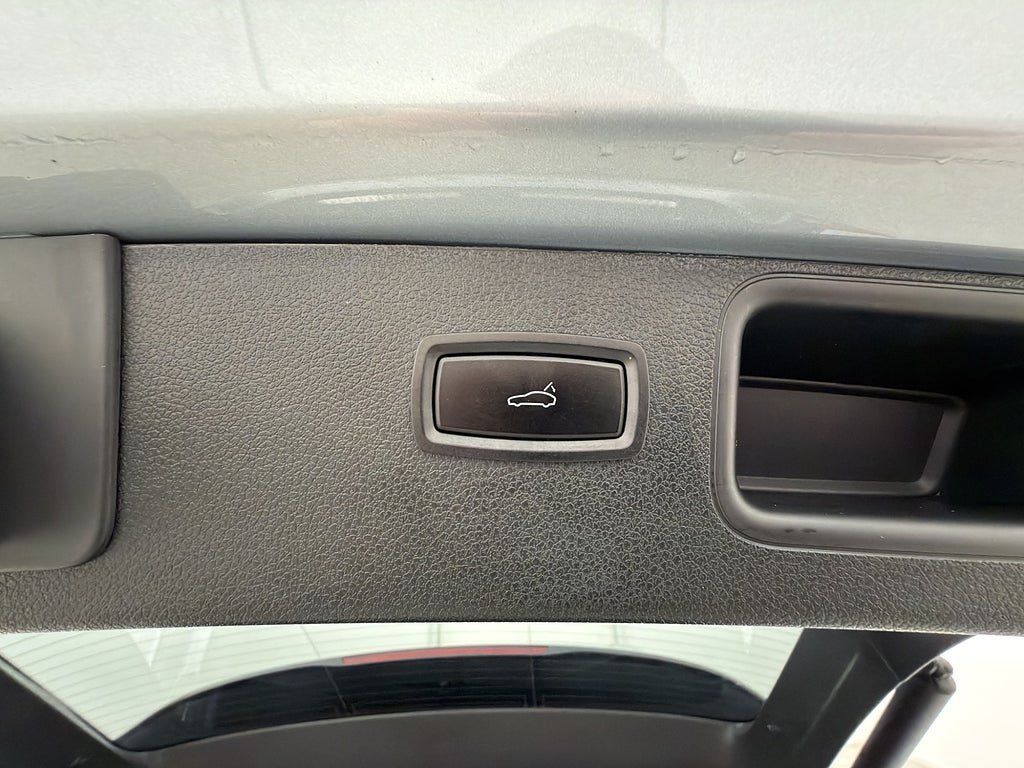 Vehicle Image 38