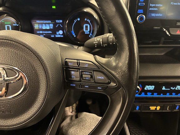 Vehicle Image 18
