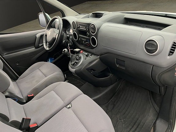 Vehicle Image 24