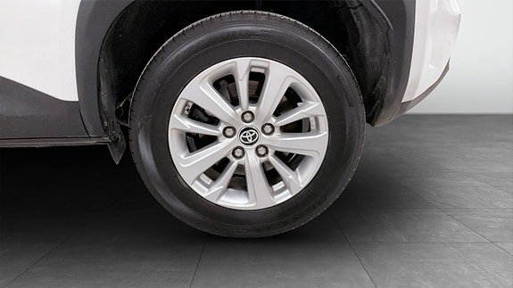 Vehicle Image 6