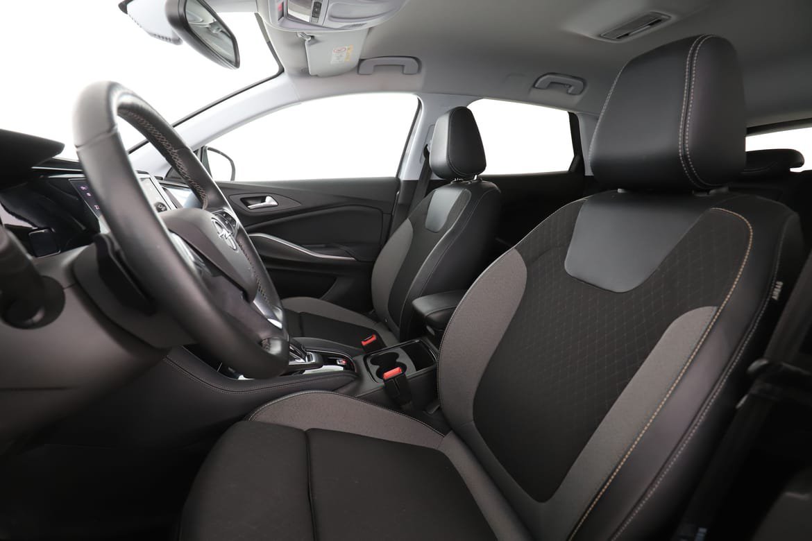 Vehicle Image 11