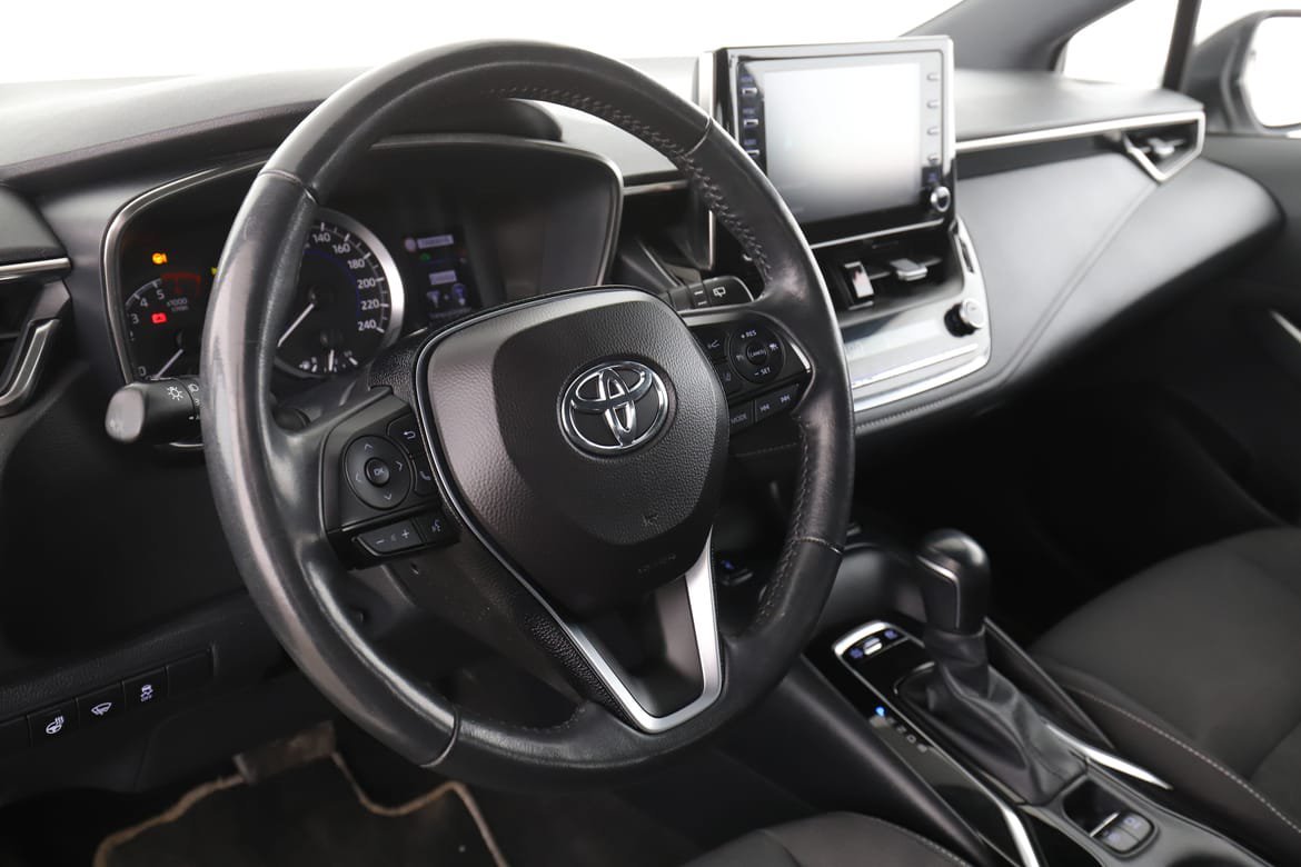 Vehicle Image 12