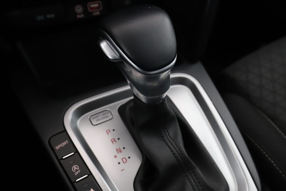 Vehicle Image 25