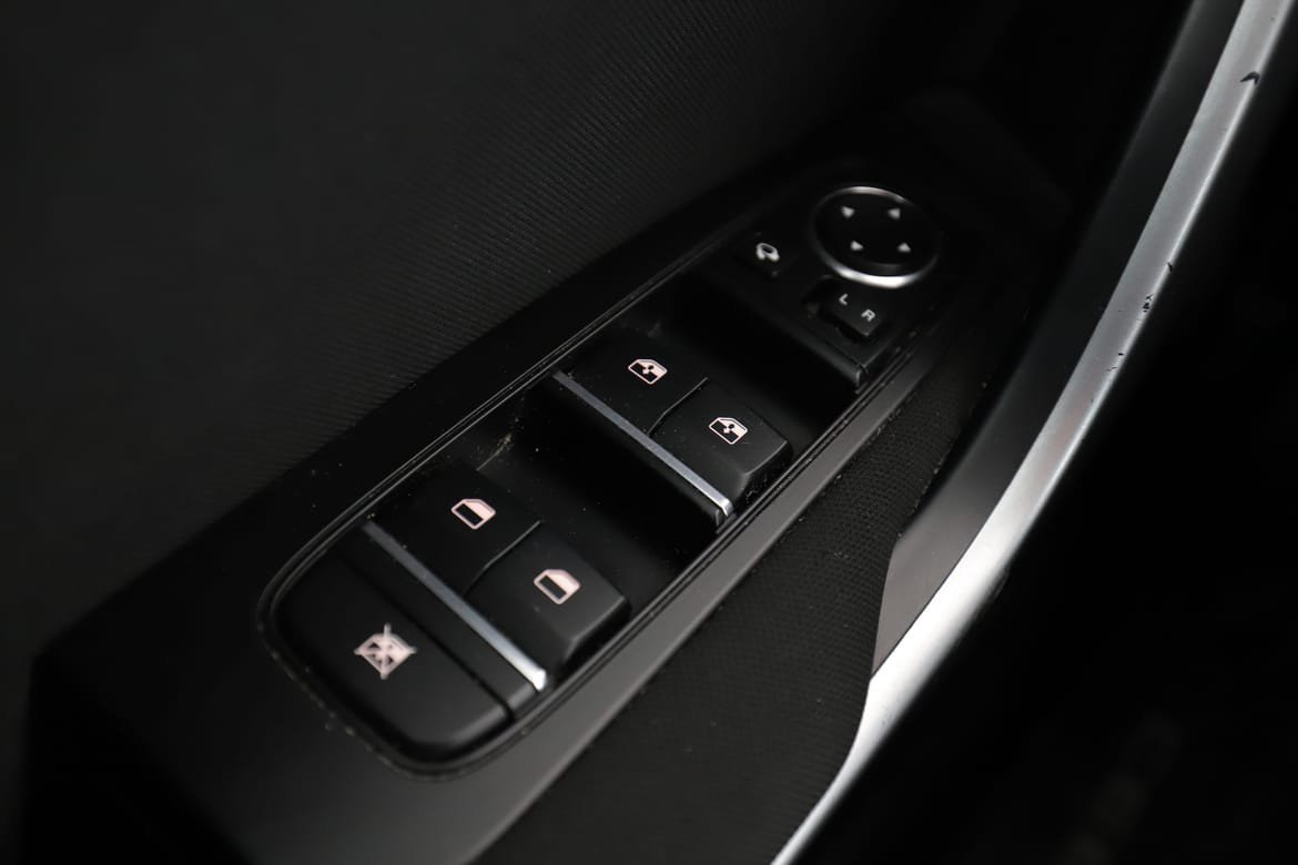 Vehicle Image 32