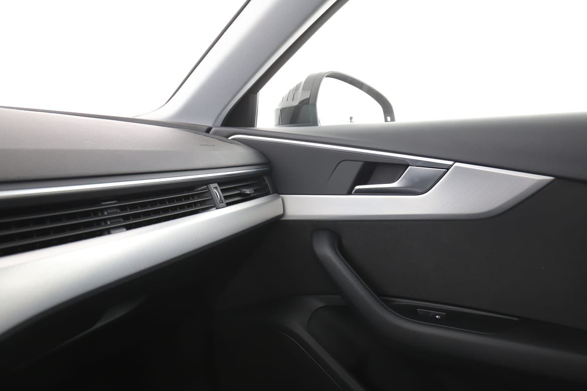 Vehicle Image 38