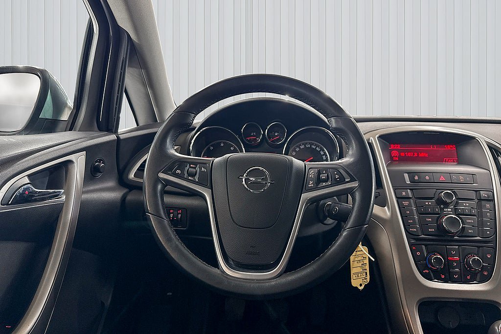 Vehicle Image 12