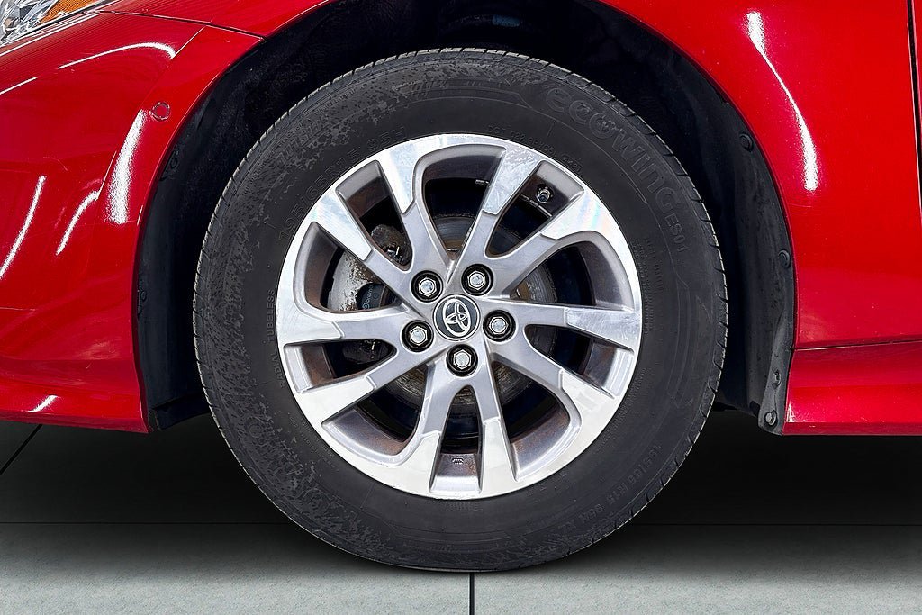 Vehicle Image 8