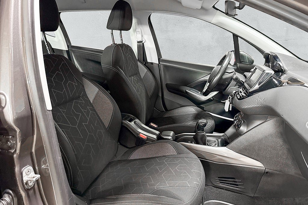 Vehicle Image 15