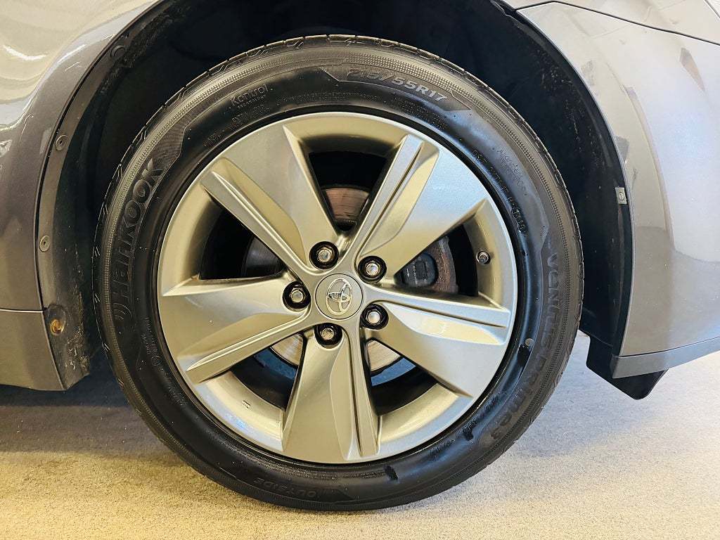 Vehicle Image 12