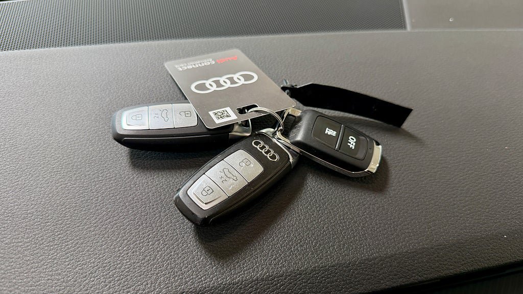 Vehicle Image 25