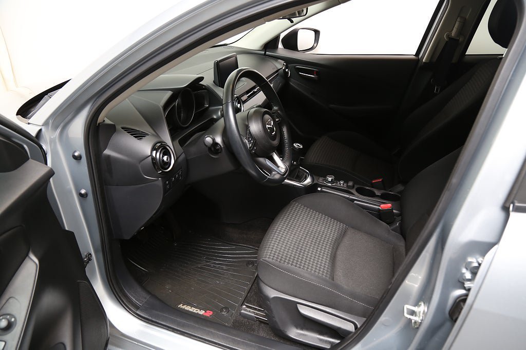 Vehicle Image 9