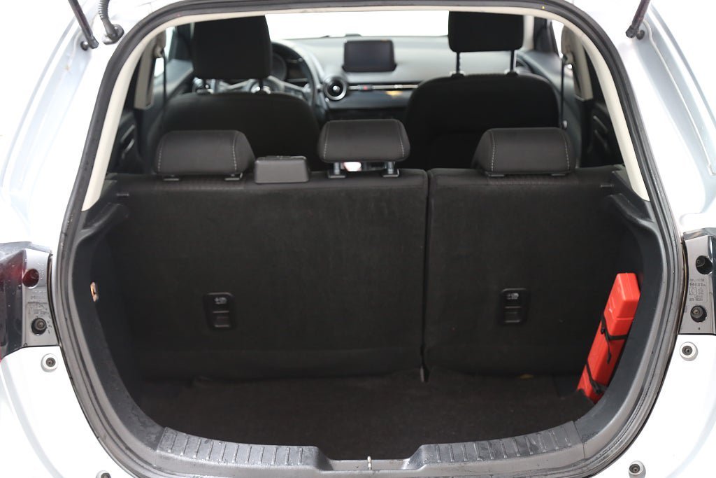 Vehicle Image 25