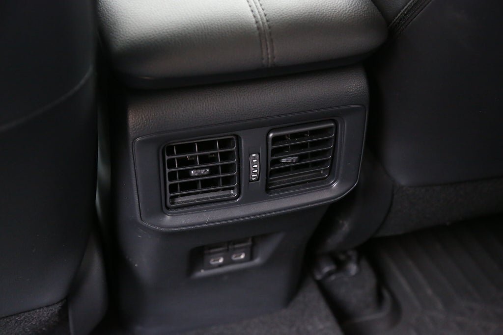 Vehicle Image 24