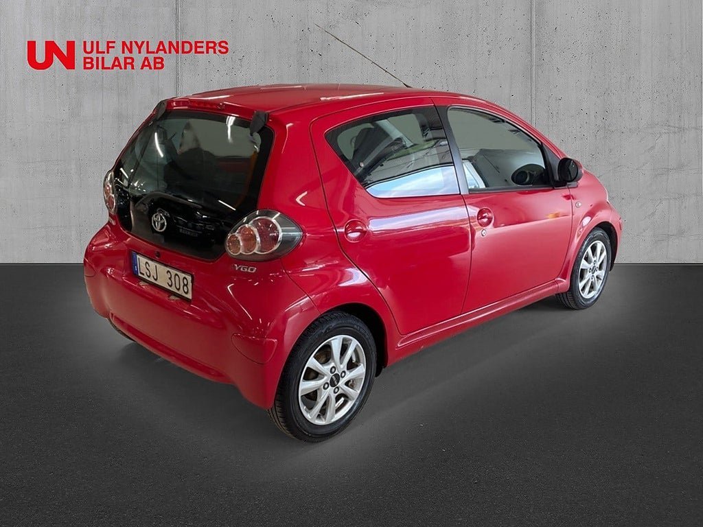 Vehicle Image 4