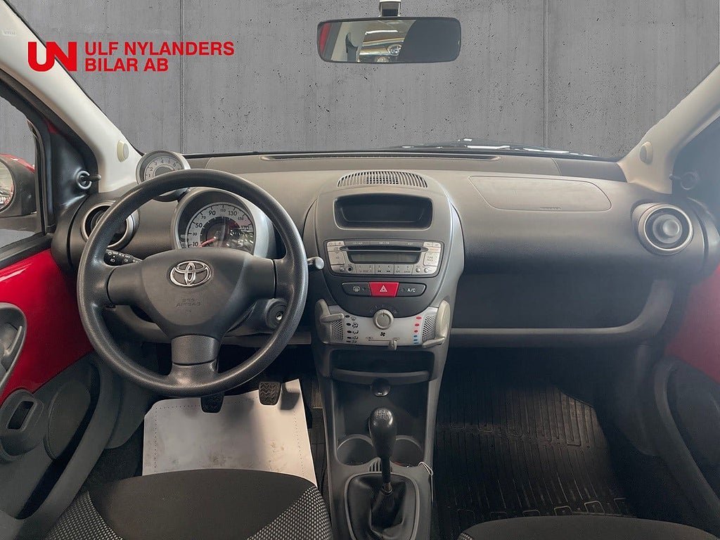 Vehicle Image 12