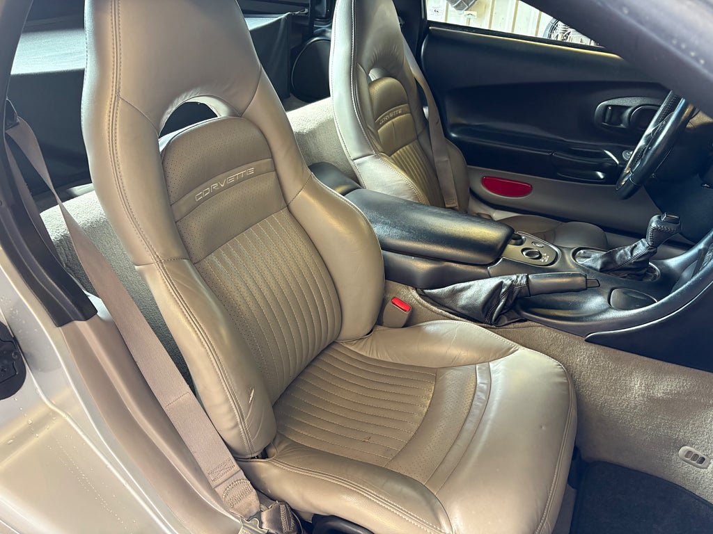 Vehicle Image 16