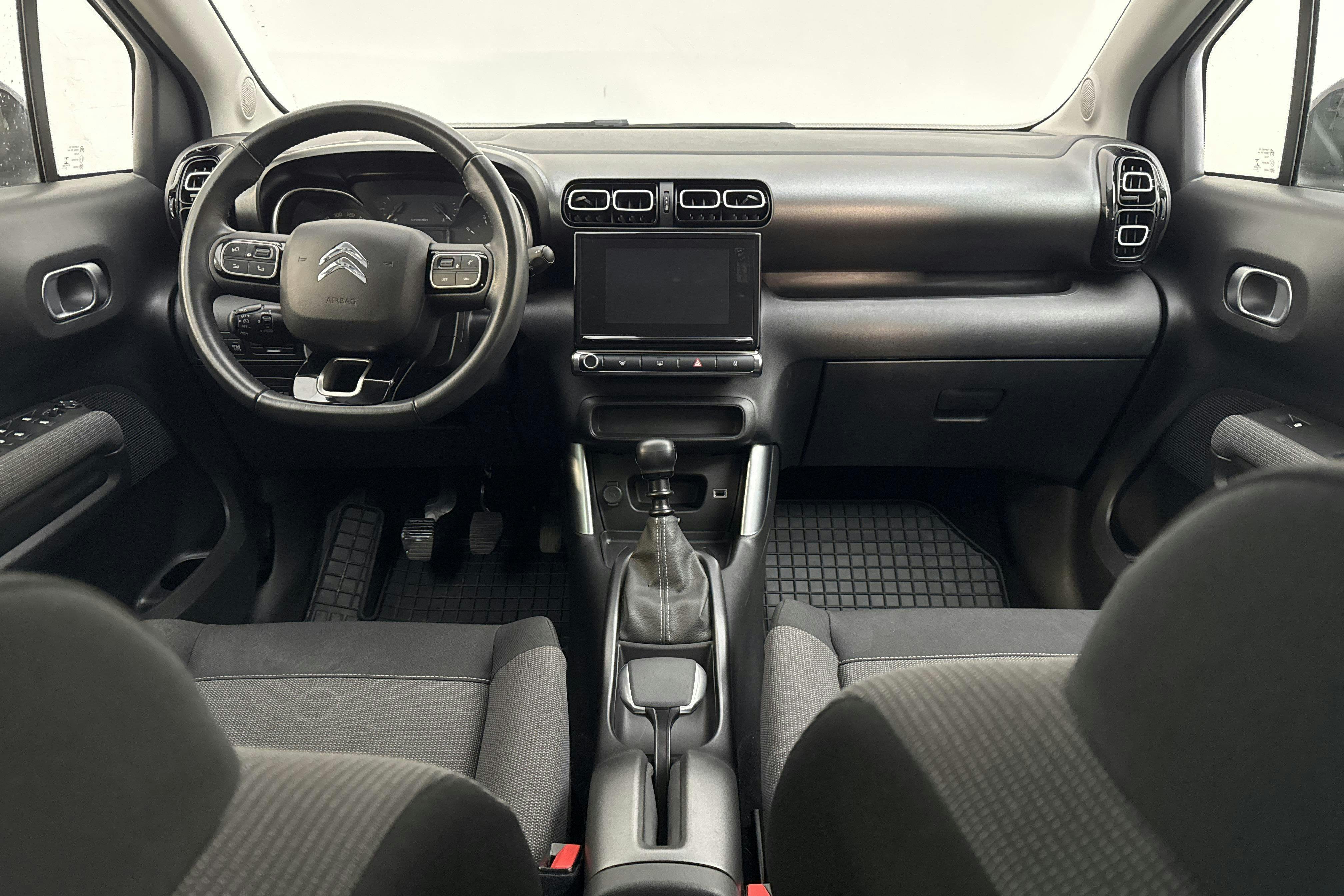 Vehicle Image 6