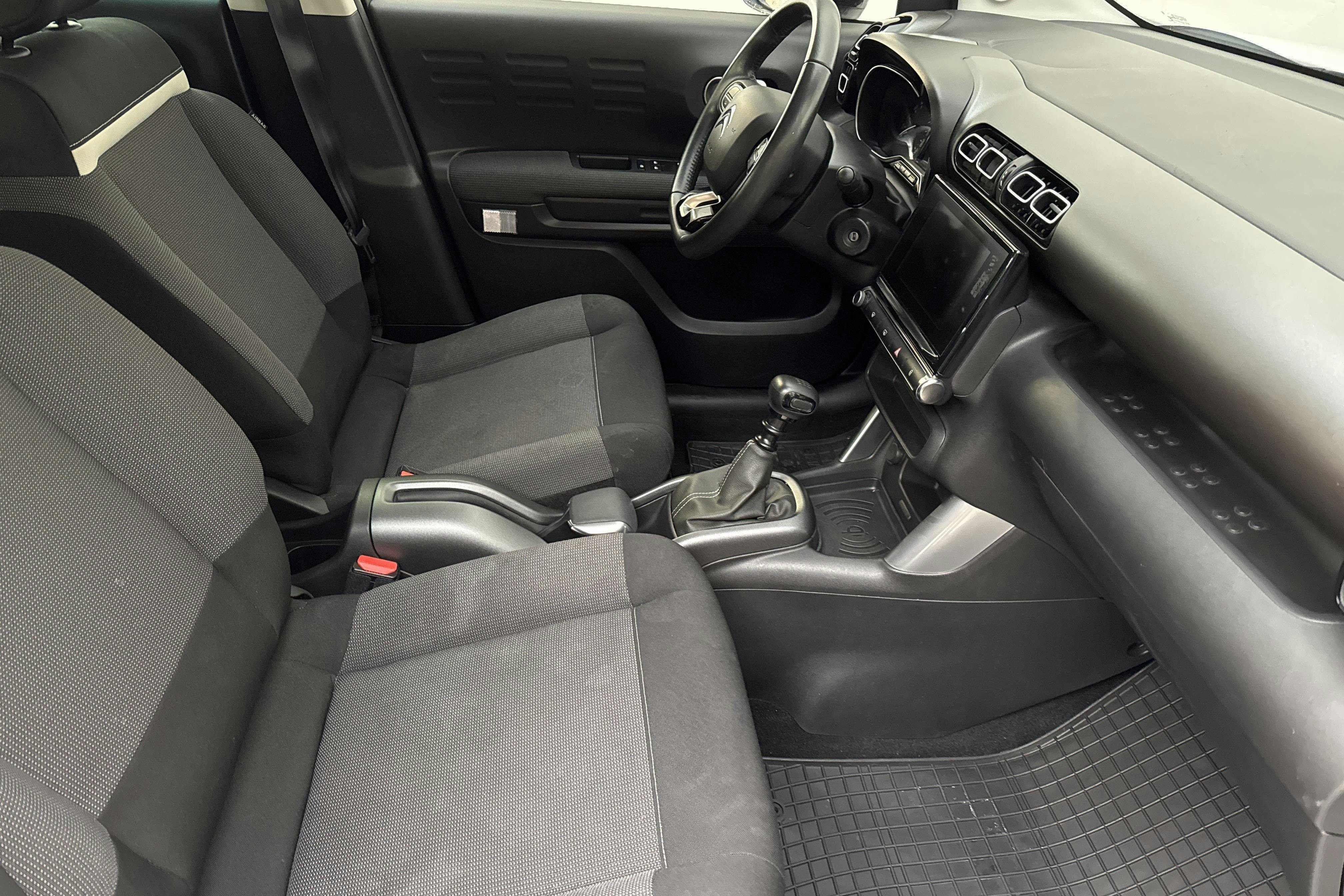 Vehicle Image 7