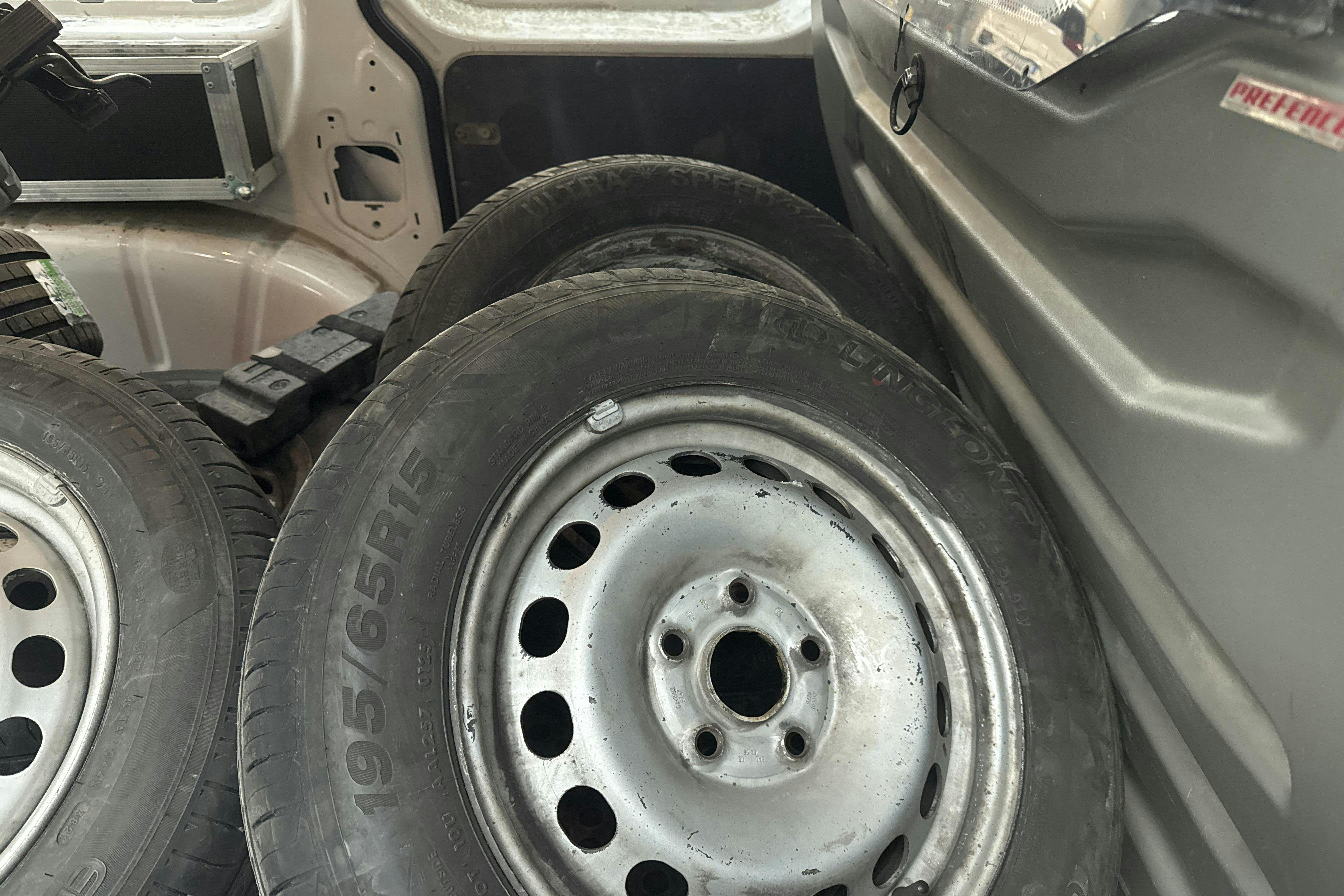 Vehicle Image 8