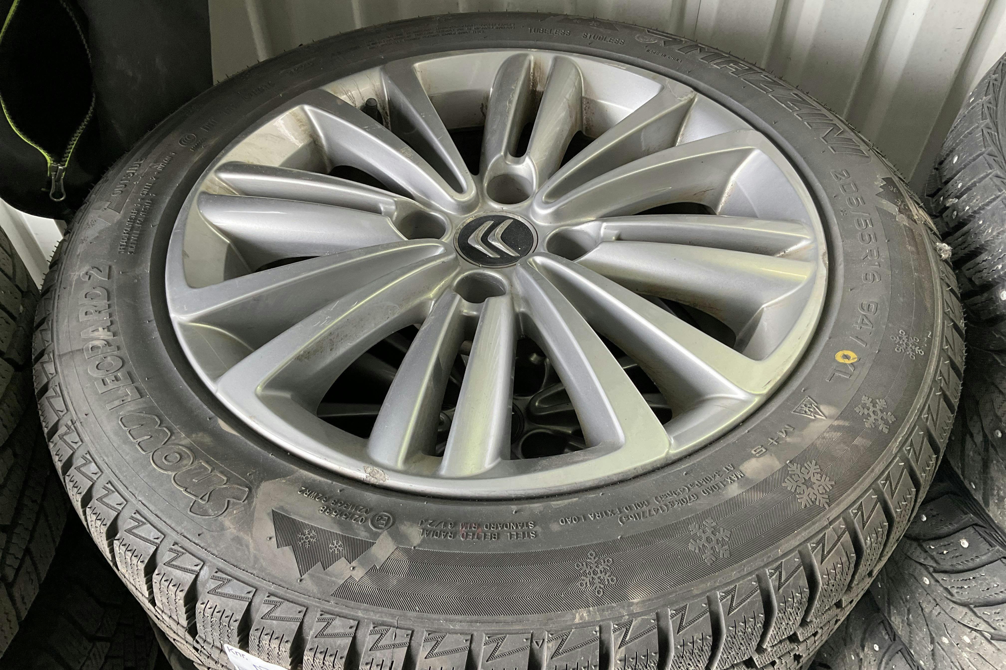 Vehicle Image 11