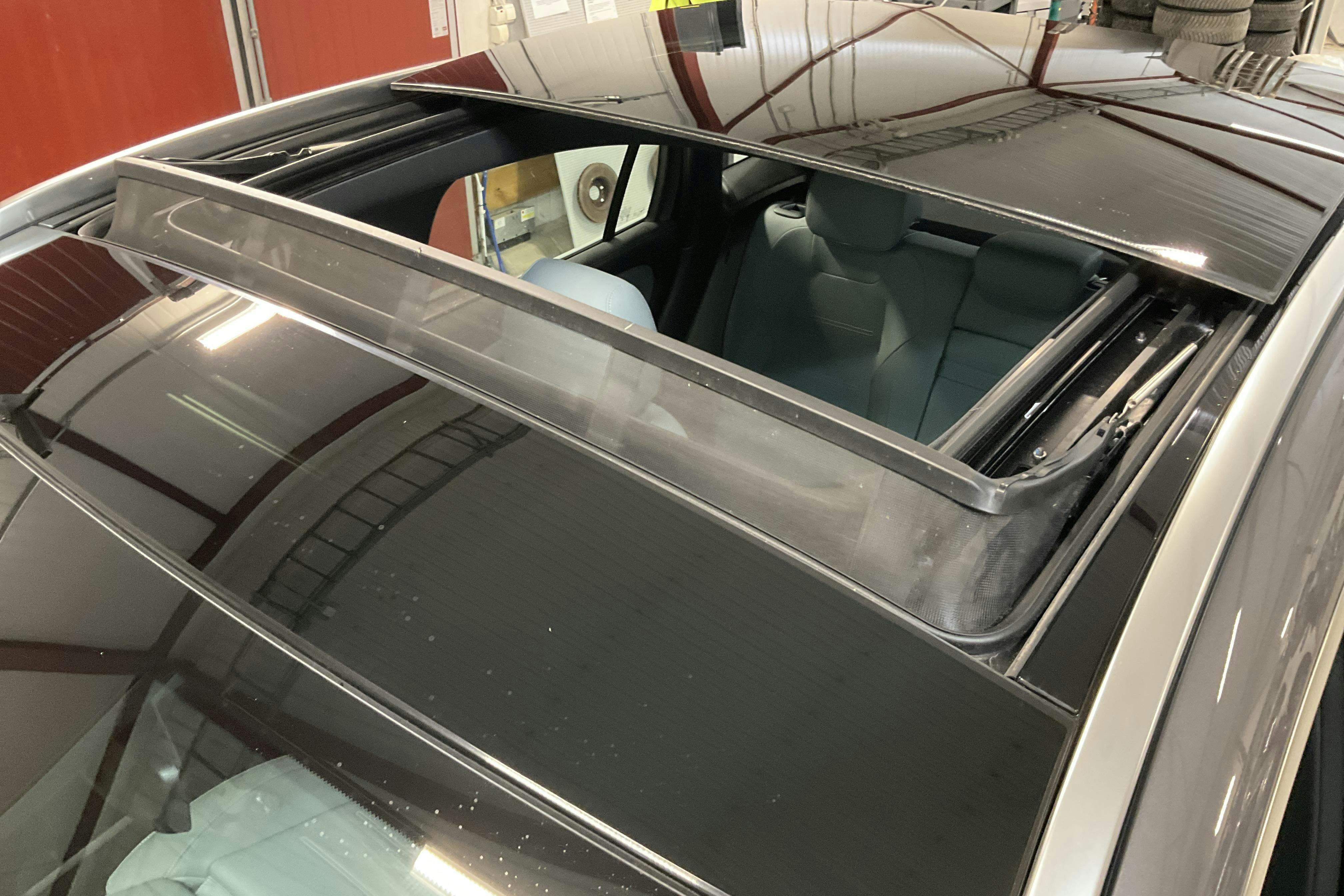 Vehicle Image 14