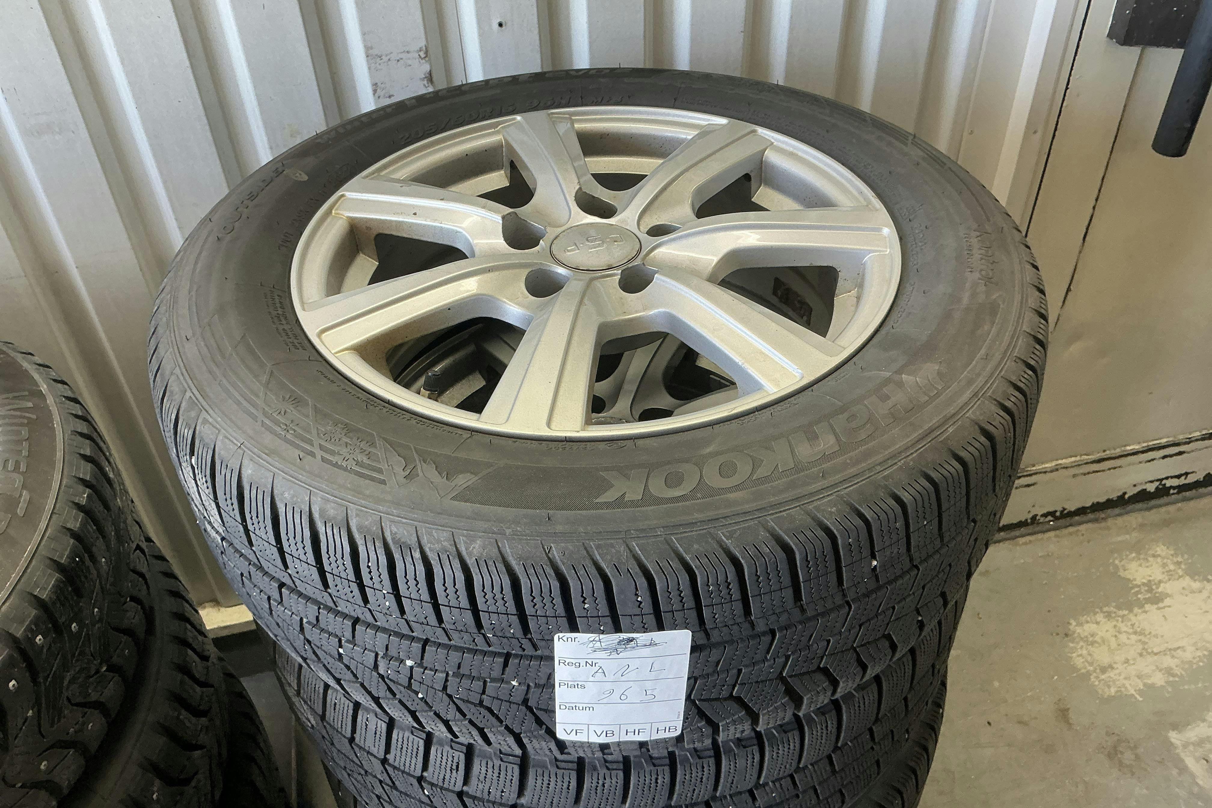 Vehicle Image 14